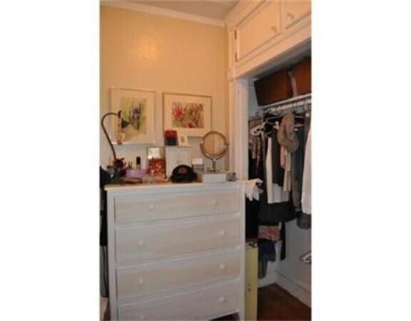 Building Photo - 122 Riverway