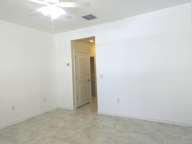 Building Photo - 4426 Blackbird St