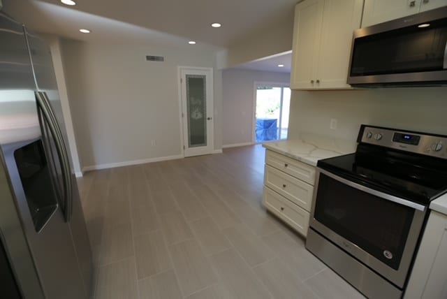 Building Photo - 3 Le Claire Ct