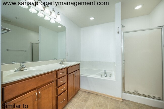 Building Photo - "Charming Family Haven: 2-Bed, 1.5-Bath Home with Versatile Loft in Prime Location"