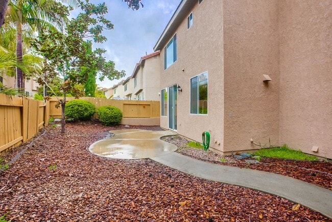 Building Photo - Desirable 3 Bedroom 2 Bath in Ivey Ridge C...