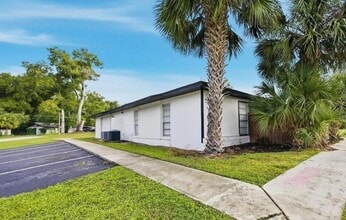 Building Photo - 2955 SE 53rd Ct