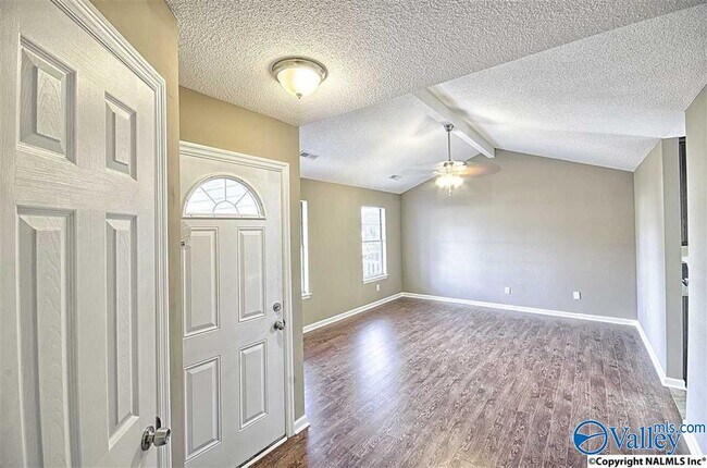 Building Photo - 105 Grey Fawn Trail