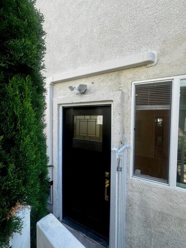 Building Photo - Brand new 2 bedroom ADU in gated area of Thousand Oaks