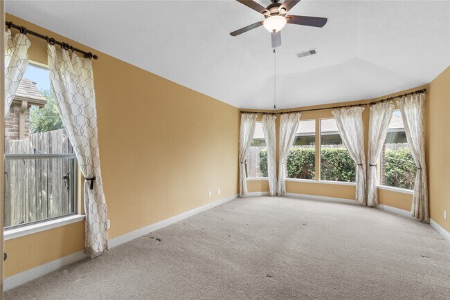 Building Photo - 11119 Hayden Falls Dr