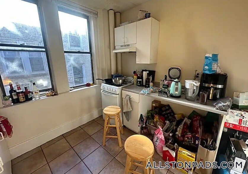 Building Photo - 11 Barrows St