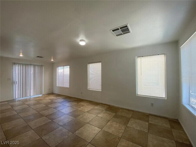 Building Photo - 6062 St Petersburg Dr