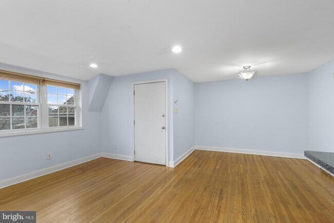 Building Photo - 5443 Houghton Pl