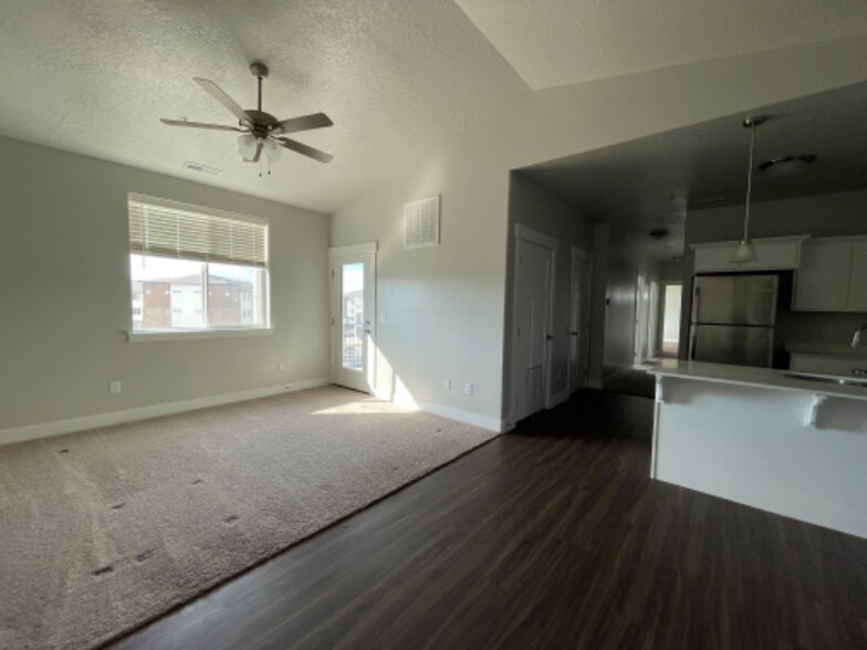 Building Photo - 761 N 260 W