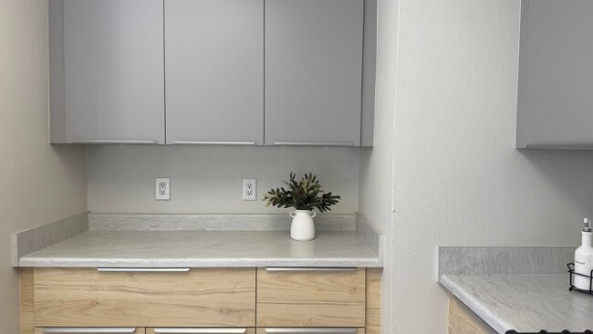 Building Photo - 52121 Avenida Velasco