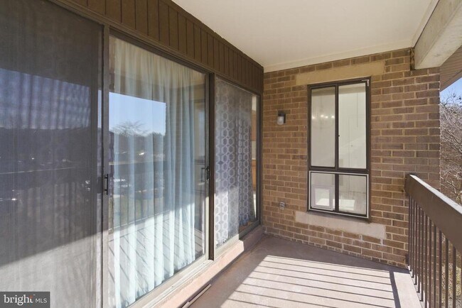 Building Photo - 561 Florida Ave