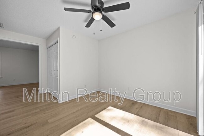 Building Photo - 107 Laura Ln