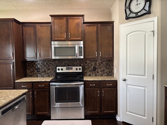 Building Photo - 2625 N 169th St
