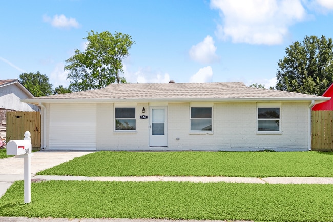 Primary Photo - 304 Deacon St