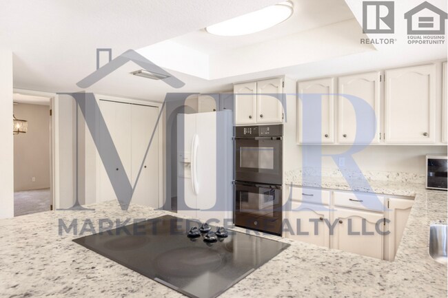 Building Photo - 4Bed/2.5Bath House at 56th/Cactus! $399 MOVE-IN SPECIAL! Move-In Ready on 04/09/2026!