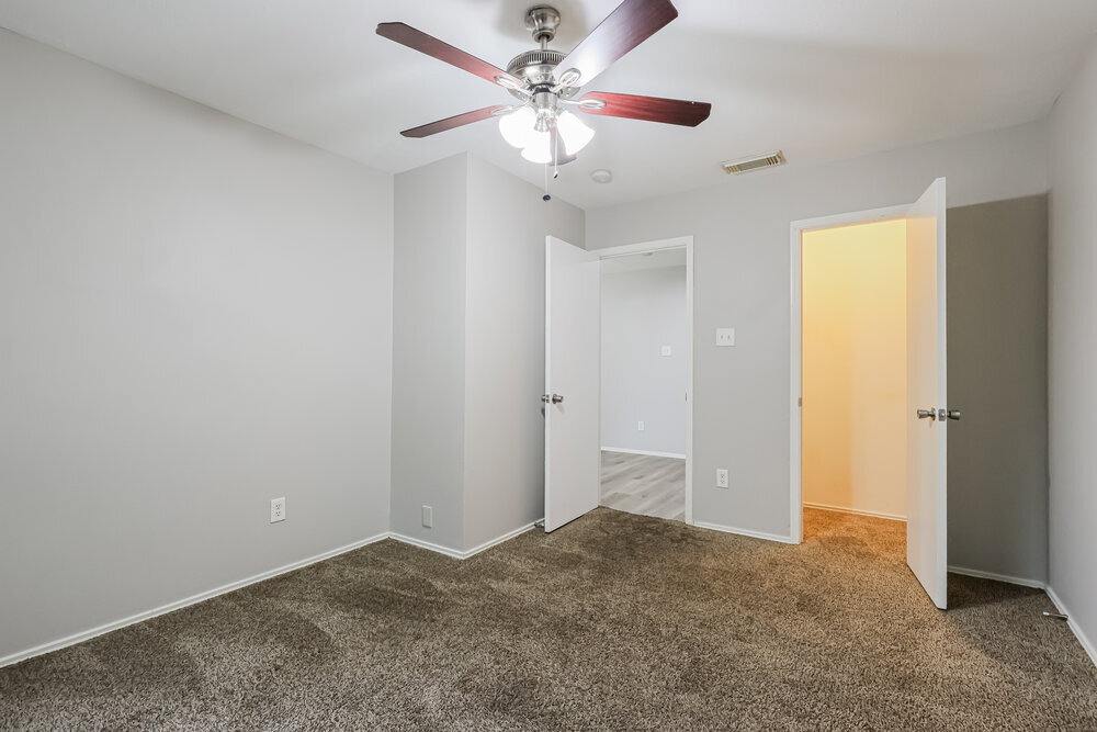 Building Photo - 11811 Sunny Stream Dr