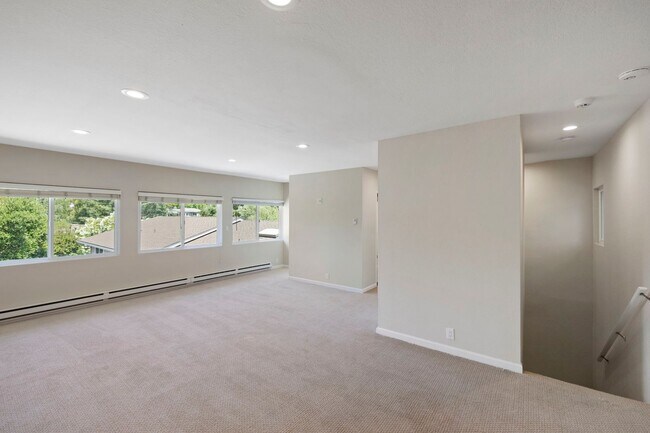 Building Photo - 810 Monte Rosa Dr