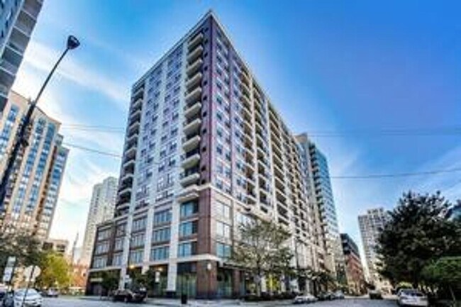 Building Photo - 451 W Huron St