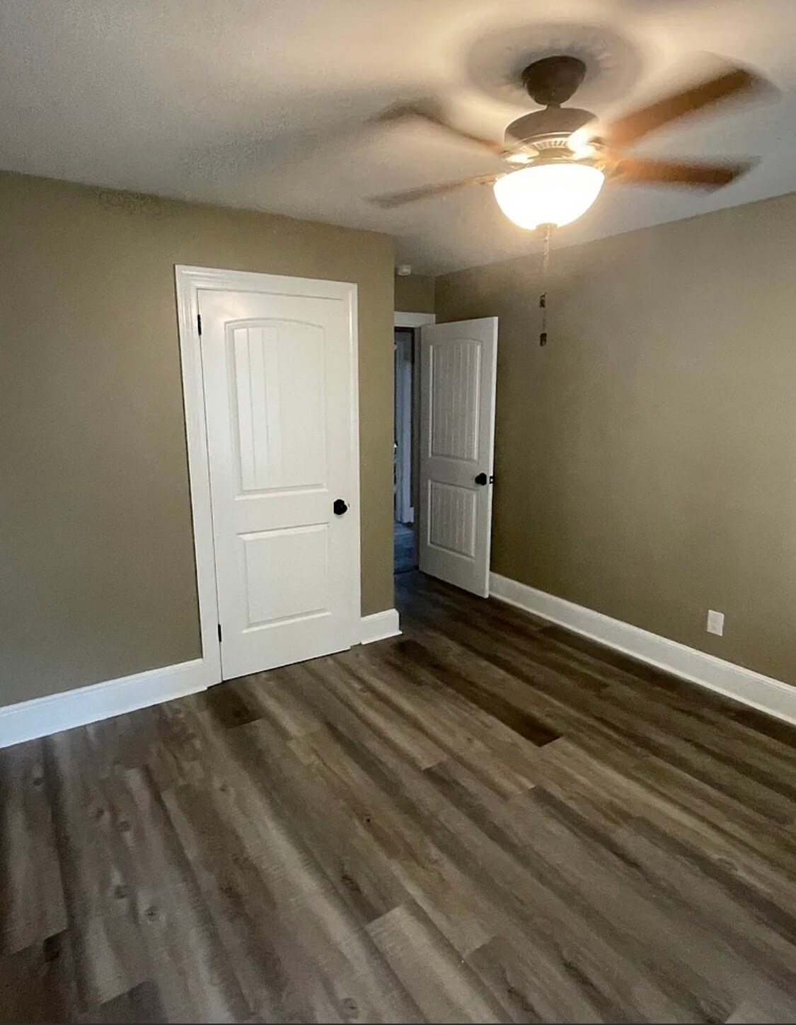 Building Photo - 1742 Beaumont Dr