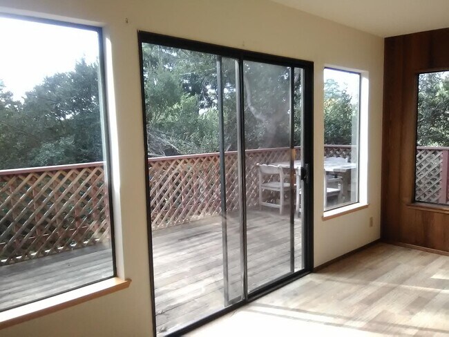 Building Photo - 3363 Merrill Rd