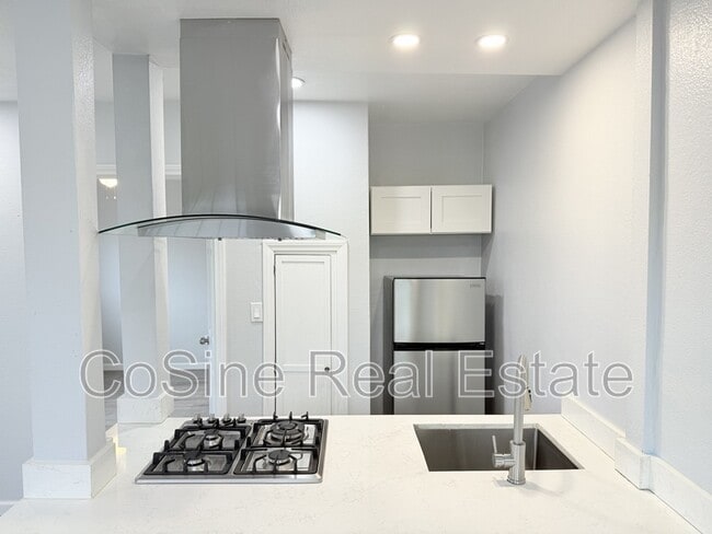 Building Photo - 1706 D Ave