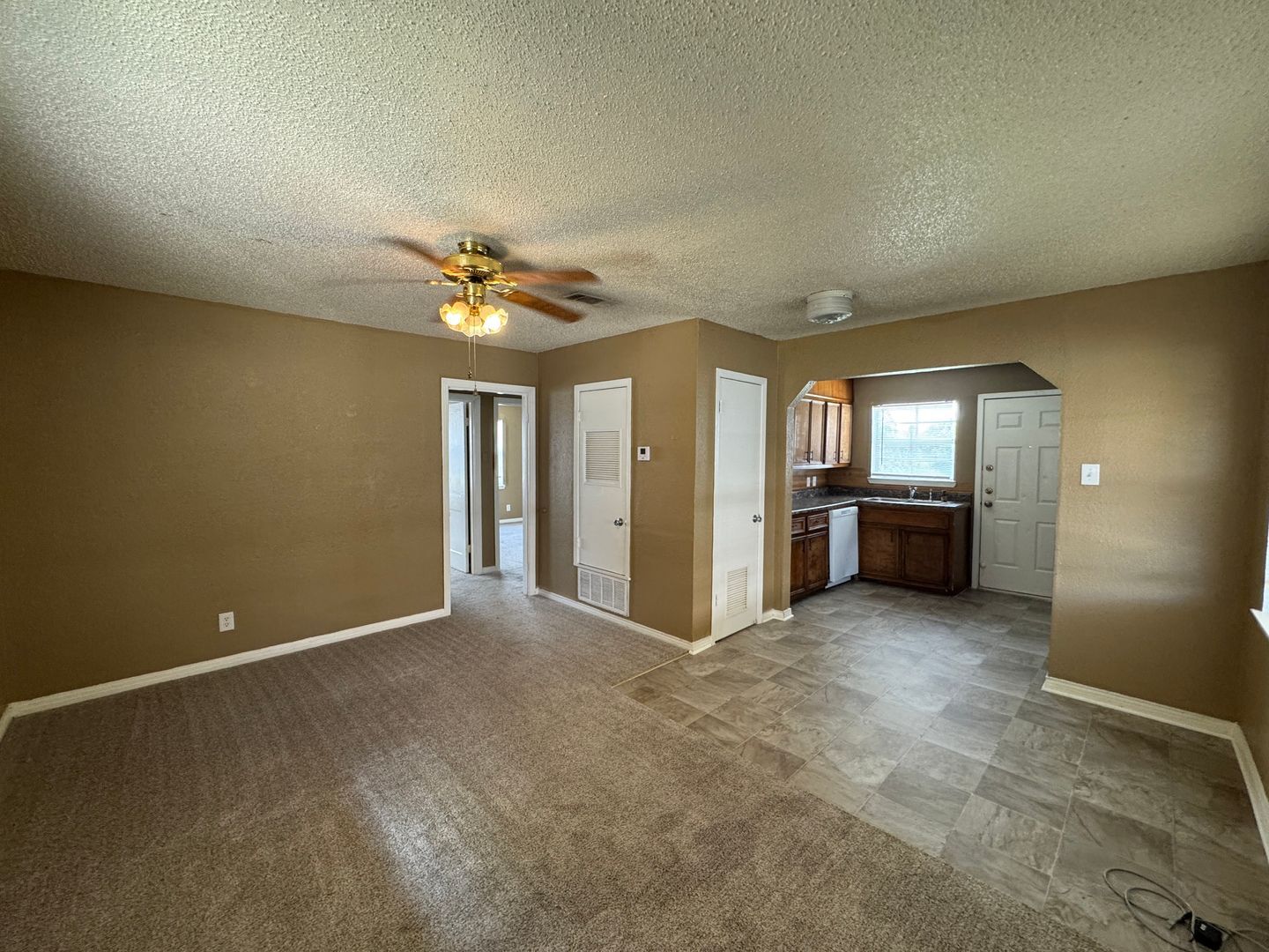 Building Photo - 804-804 Williamson Dr