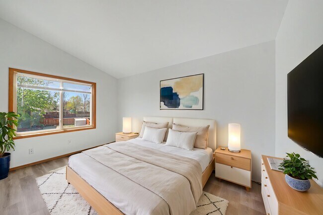 Building Photo - 2348 Forsythia Ct