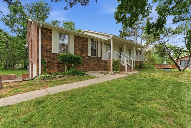 Building Photo - 308 Brookview Ct