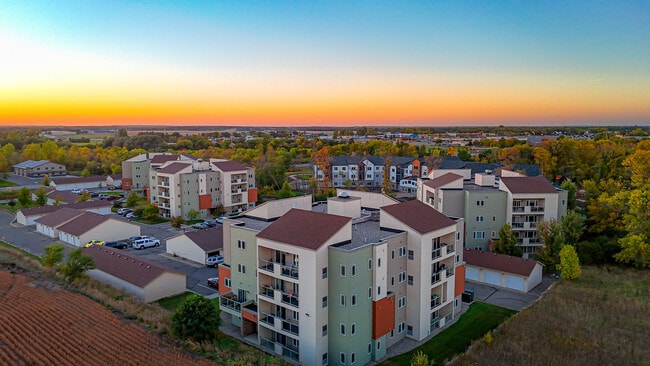 Building Photo - Lakewood Terrace