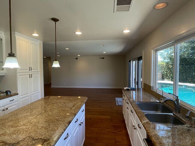 Building Photo - 3246 Medicine Bow Ct