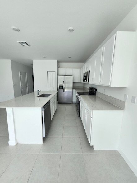 Building Photo - 5387 Flannigan Wy