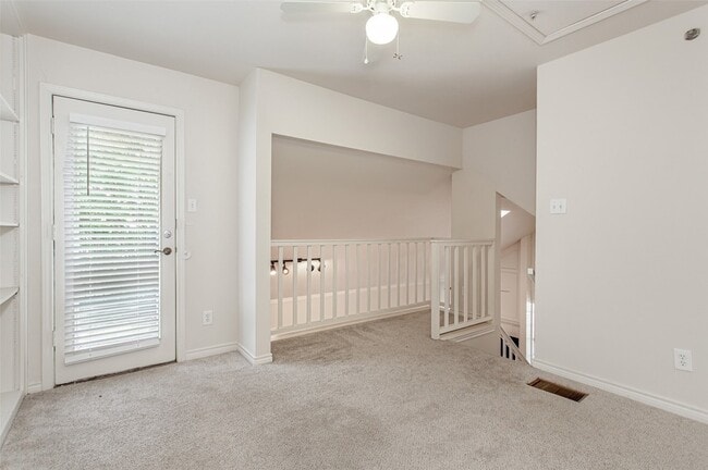 Building Photo - 1502 Villars St