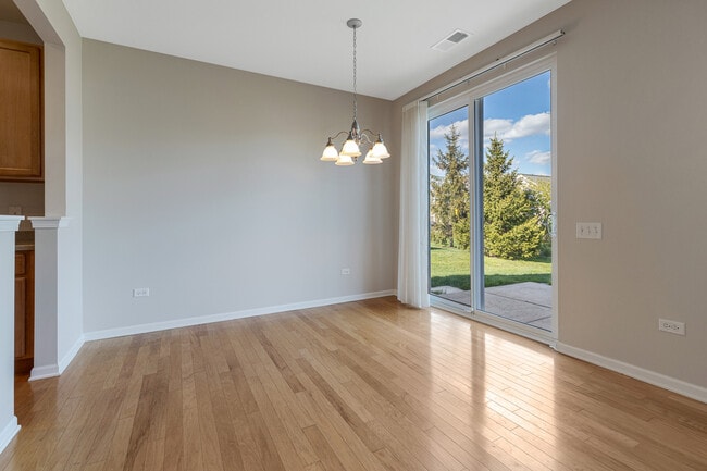 Building Photo - 13260 Red Alder Ave