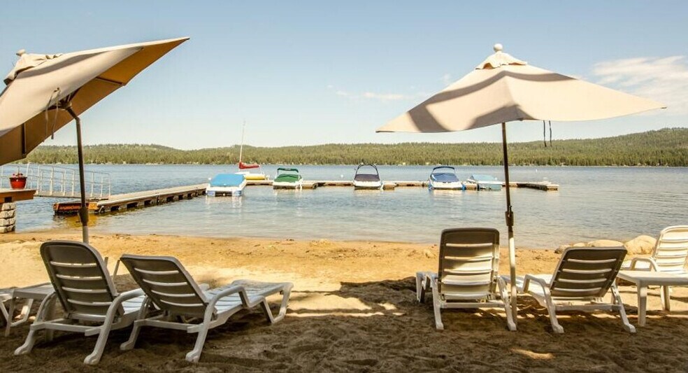 Building Photo - 624 McCall Ave