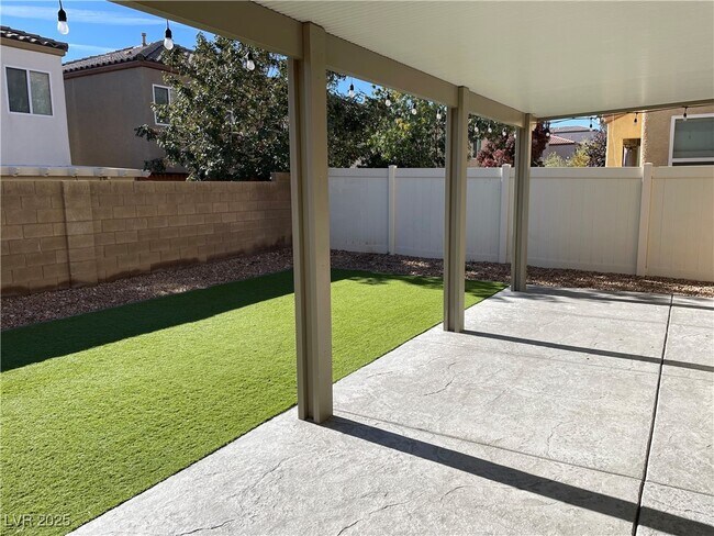 Building Photo - 8825 W Torino Ave