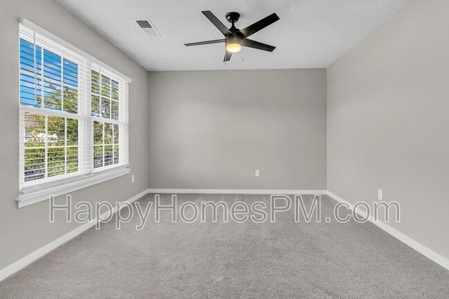 Building Photo - 5737 Dewsbury Ln