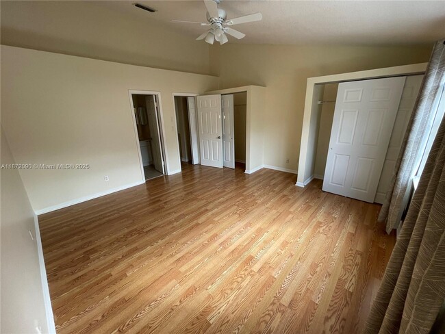Building Photo - 2880 Belmont Ln