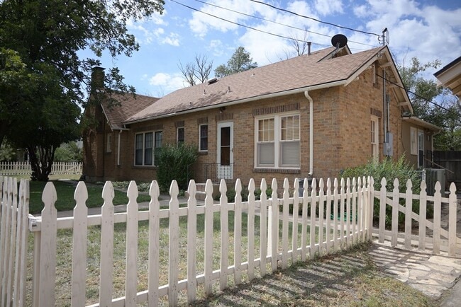 Building Photo - 401 W Nations Ave