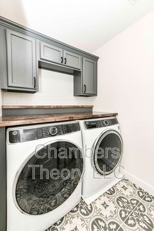 Building Photo - 25798 S Village Dr