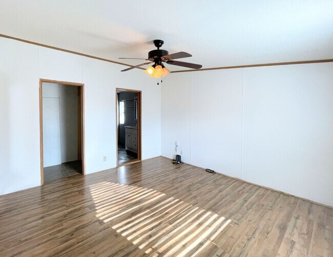 Building Photo - 3 Bed 2 Bath in Quiet Rural Setting