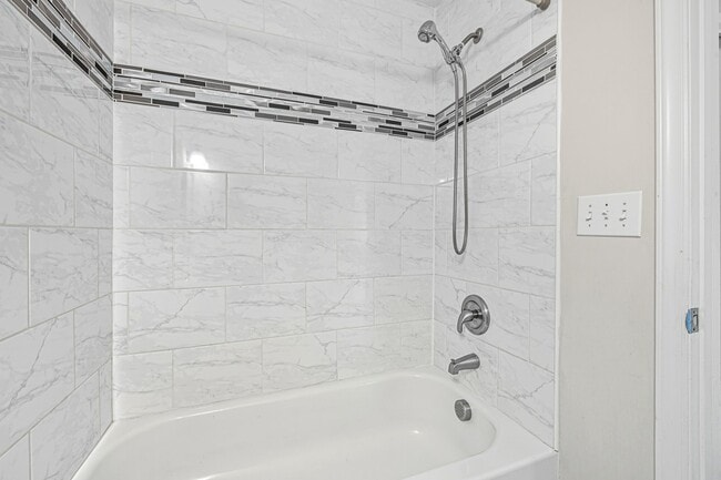 Building Photo - 2601 Bristol Pl