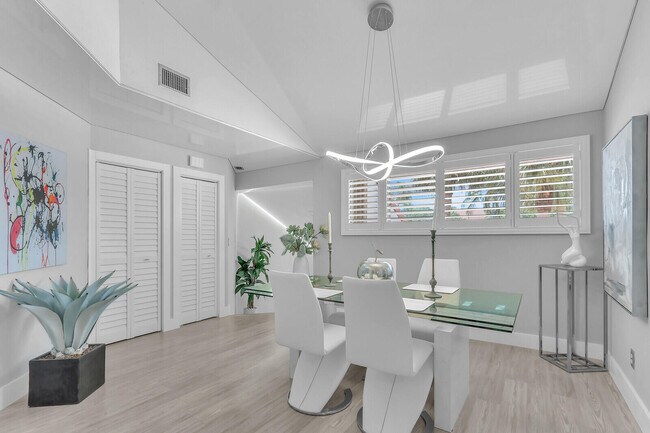 Building Photo - 204 Sea Oats Dr
