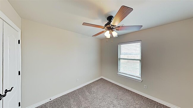 Building Photo - 15304 Blue Jay Dr
