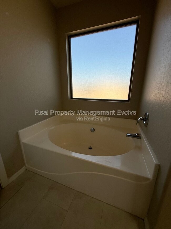 Building Photo - 12334 W Turney Ave