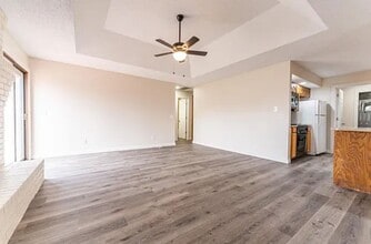 Building Photo - 613-615 E Redwood