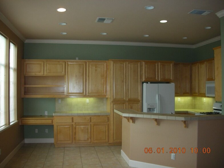 Building Photo - 8404 Benavente Ct