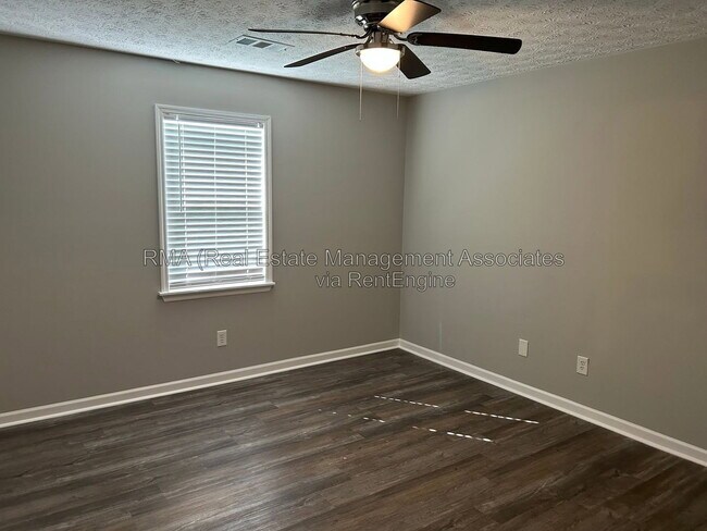 Building Photo - 217 Griffin Park Rd