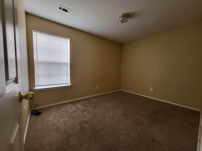 Building Photo - 1111 Tunbridge Dr
