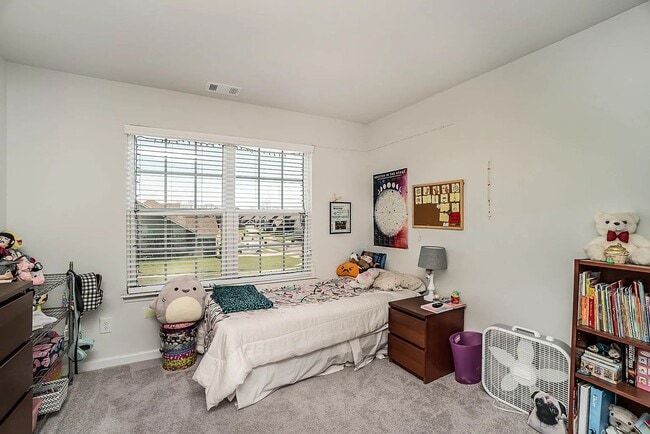Building Photo - Beautiful 5-Bedroom Home in Brixworth Neighborhood with 2 Community Swimming Pools & Walking Trails