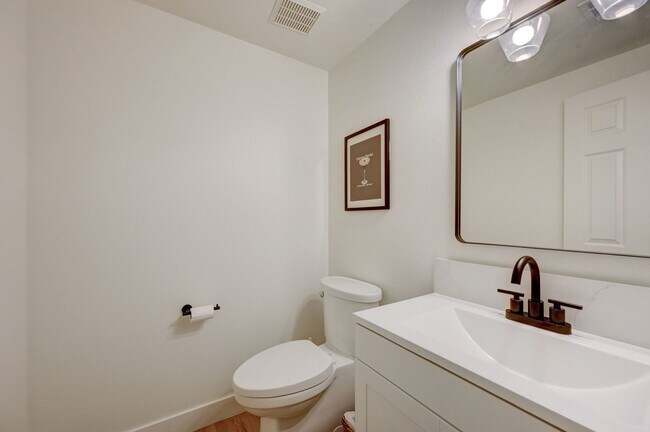 Building Photo - Beautiful Two Story Home Ready for Immediate Move-In